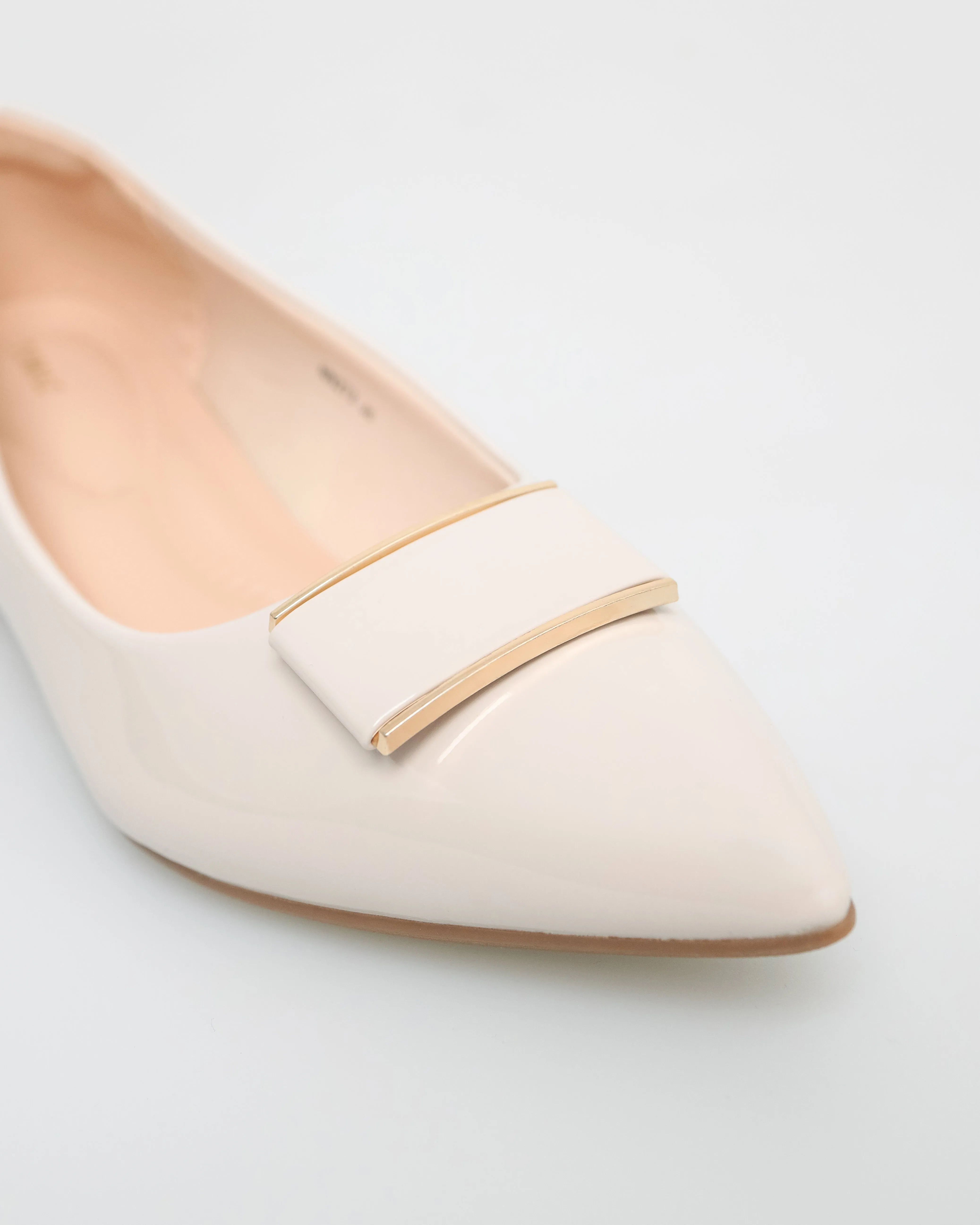 Tomaz NN273 Ladies Square Emblem Flats (Cream)